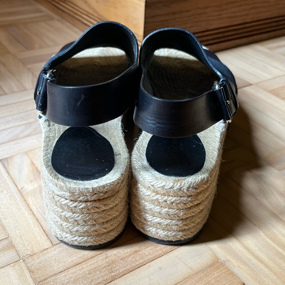 Balenciaga Flat Leather Raffia Platform Sandals - Picture 2 of 11